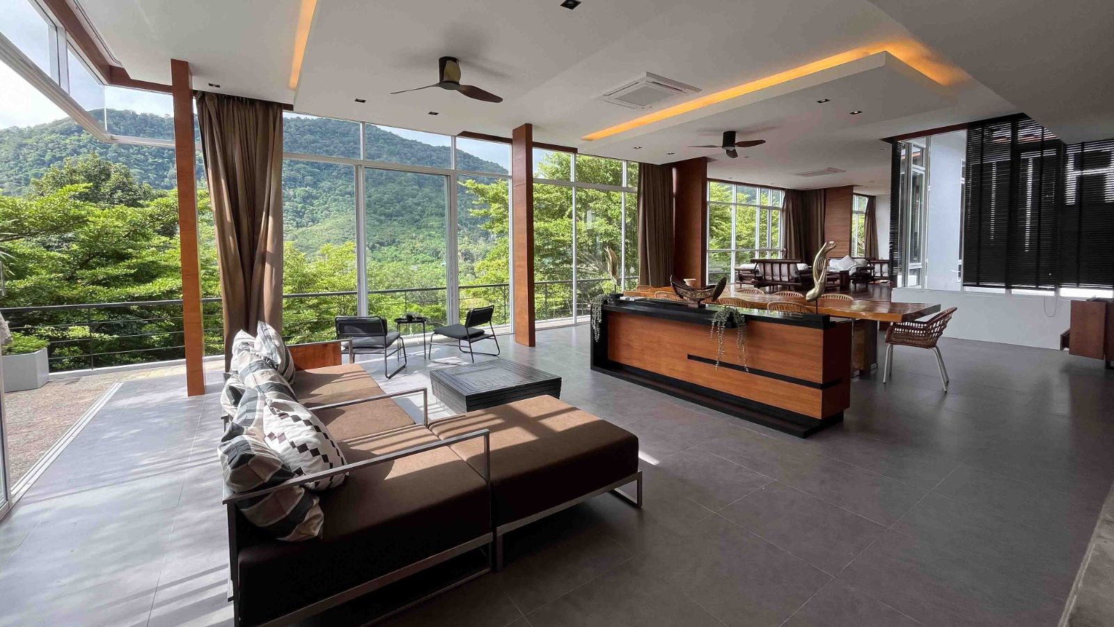 Interior view of 3 Bedroom Penthouse for Sale at The Trees Condo, Kamala