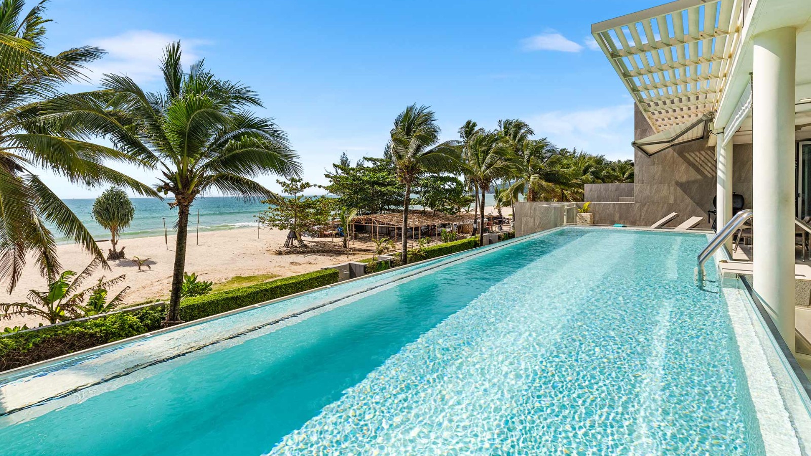 Interior view of 2 Bedroom Absolute Oceanfront Penthouse for Sale at Angsana Beachfront