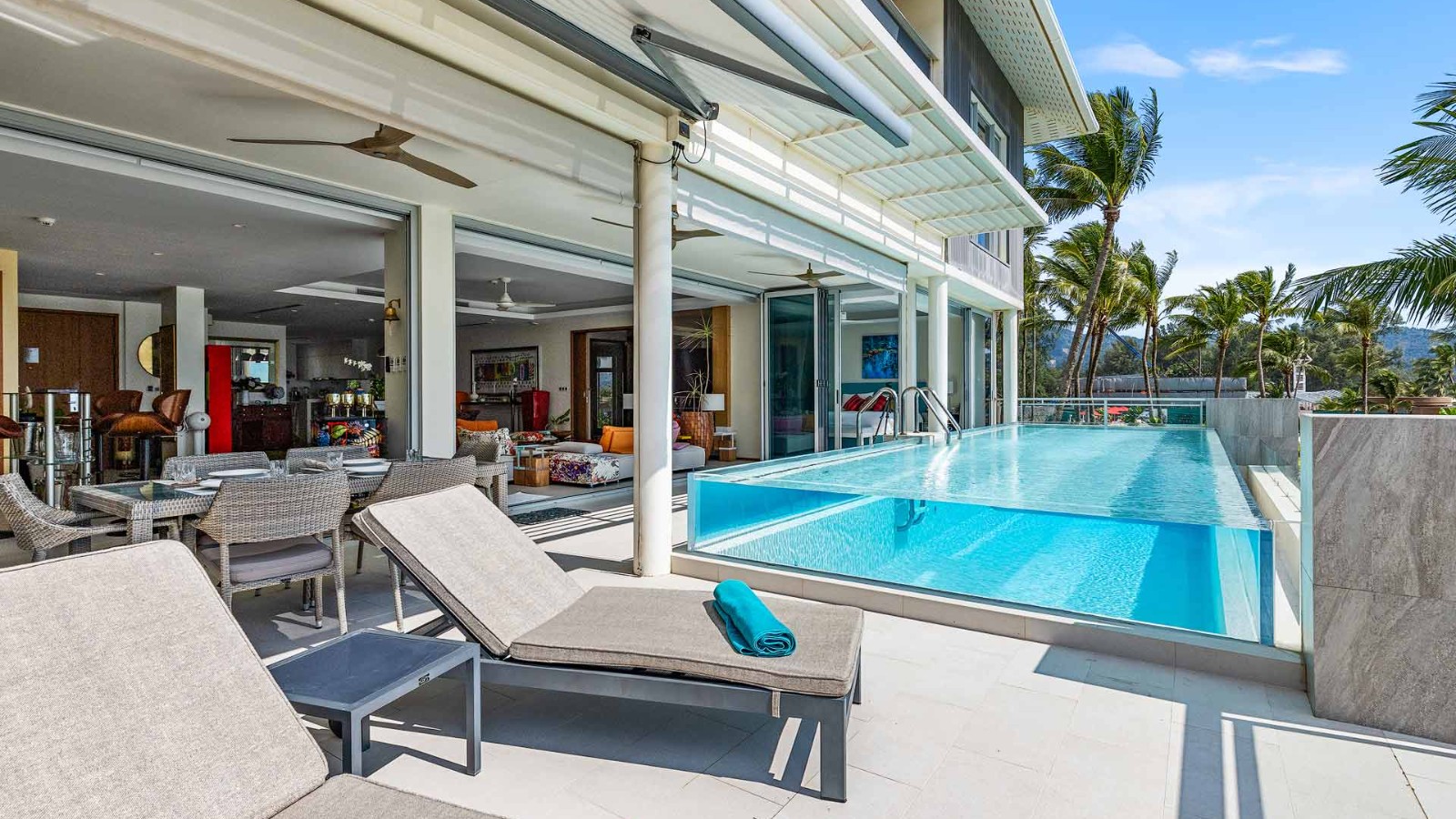 Interior view of 2 Bedroom Absolute Oceanfront Penthouse for Sale at Angsana Beachfront