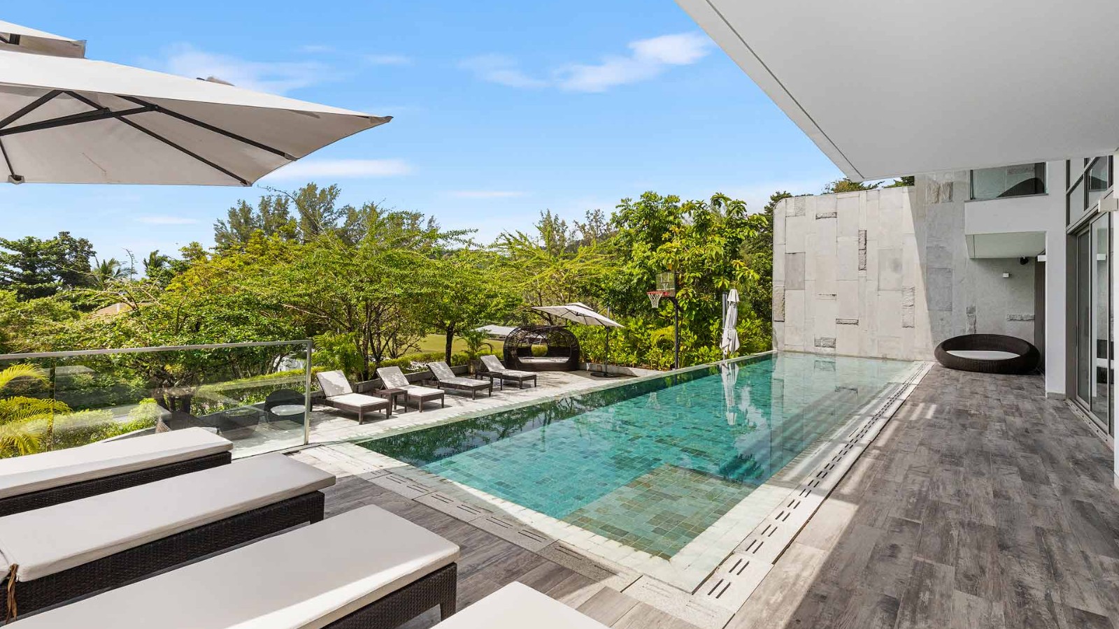 Interior view of 4 Bedroom Oceanview Duplex Penthouse for Sale at Malaiwana