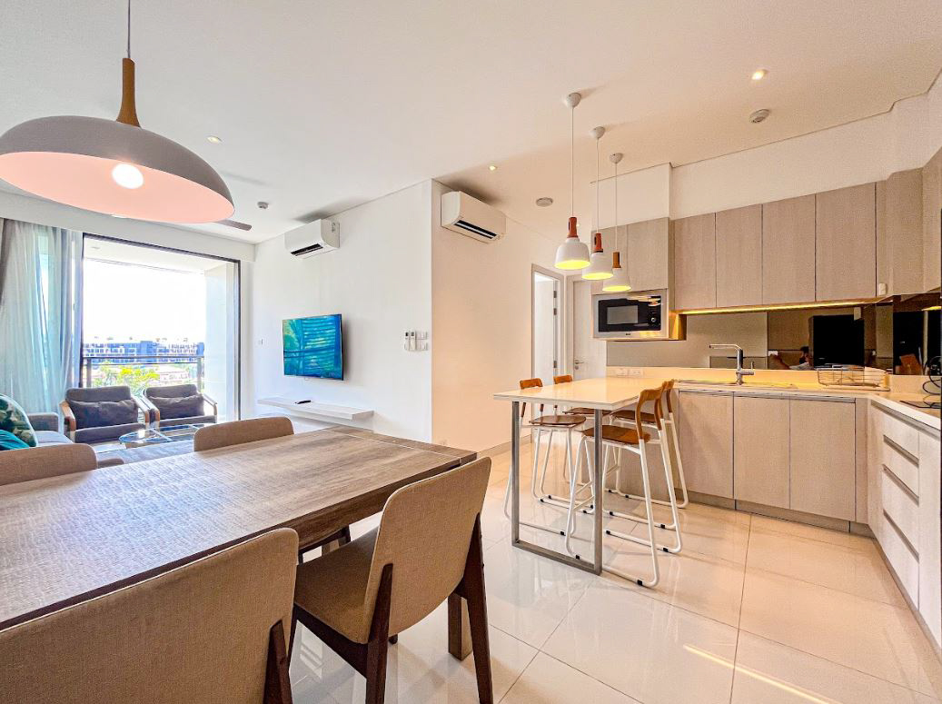 2-Bedroom Lake View Cassia Residences Condo for Sale - From Private Owner - Photo 3