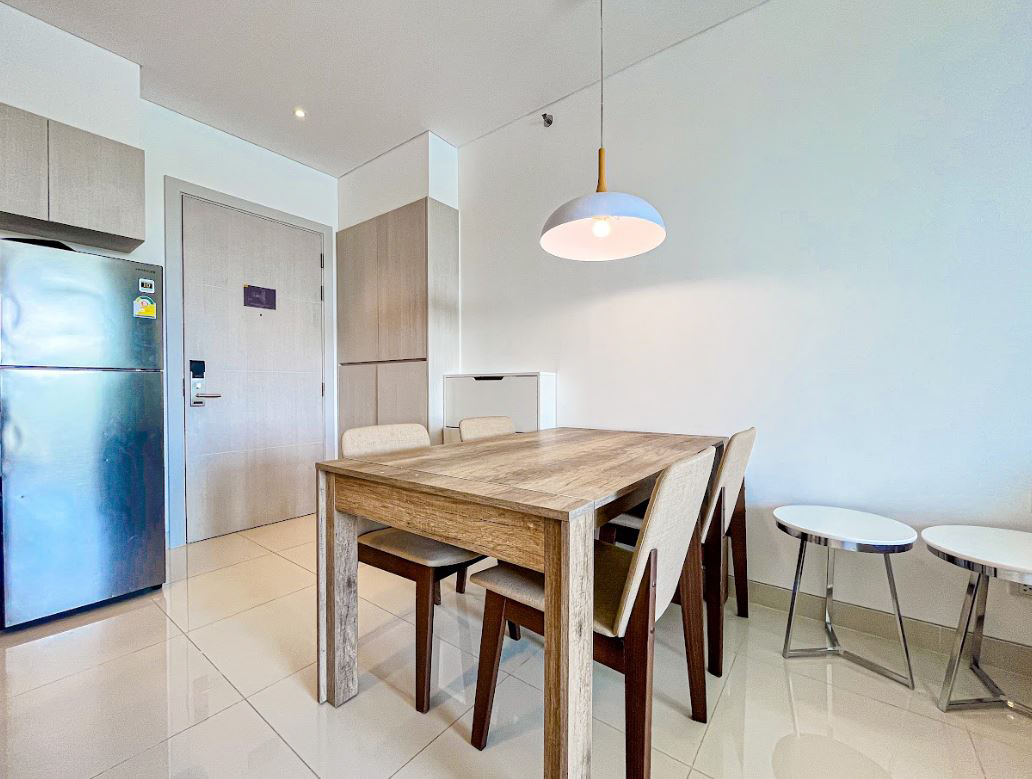 2-Bedroom Lake View Cassia Residences Condo for Sale - From Private Owner - Photo 4