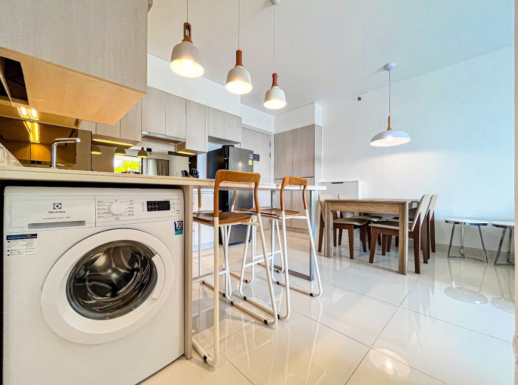 2-Bedroom Lake View Cassia Residences Condo for Sale - From Private Owner - Photo 8