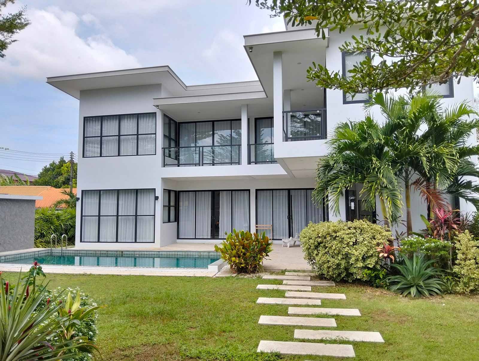 Spacious Two-story 3+1 Bedroom Pool Villa for Sale in Cherngtalay, Phuket