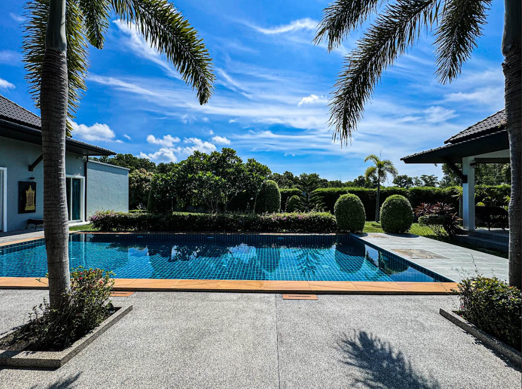 3-Bedroom Bua Sawan Villa for Sale on Large Plot in Cherngtalay - From Private Owner - Photo 3