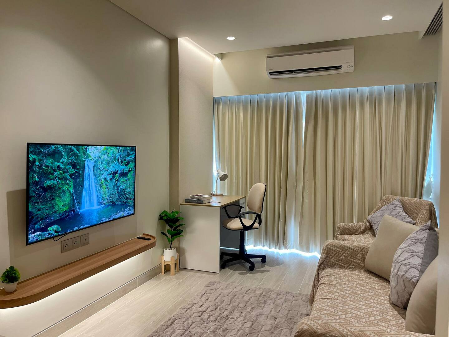Luxury One Bedroom Laguna Lakeside Residences Condo for Sale from Owner - Photo 3