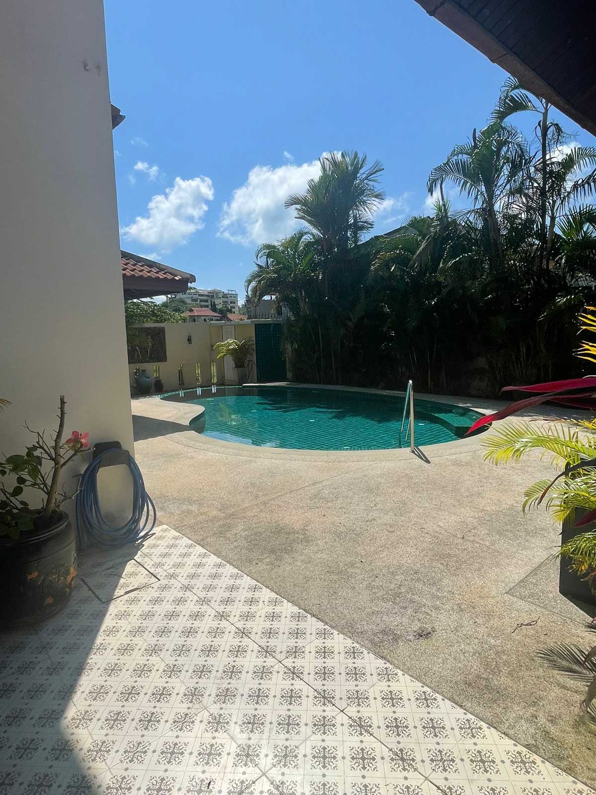 5-Bedroom Villa for Sale in Naiharn/Rawai - Close to 2 Stunning Beaches - Photo 6