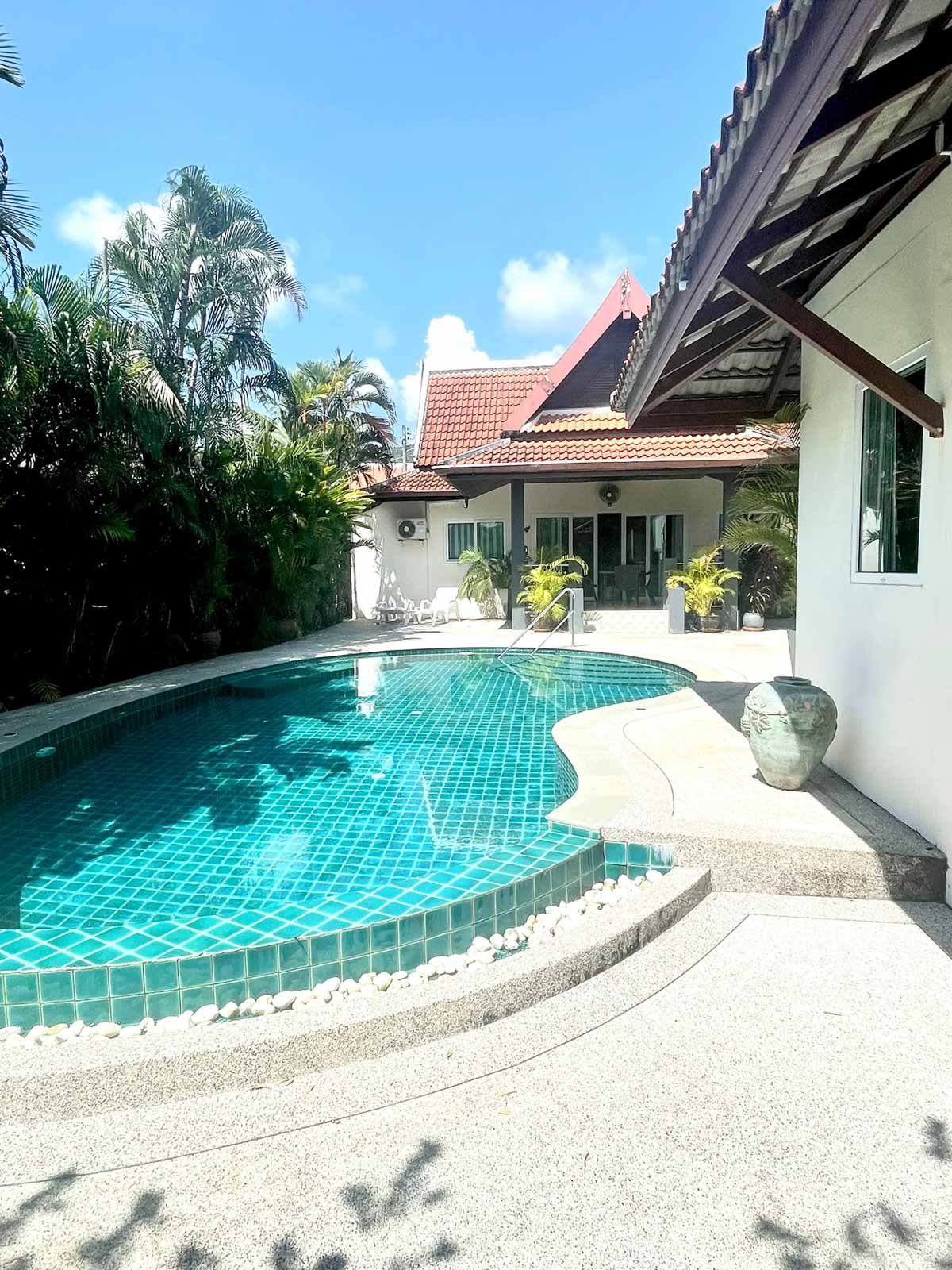 5-Bedroom Villa for Sale in Naiharn/Rawai - Close to 2 Stunning Beaches - Photo 7