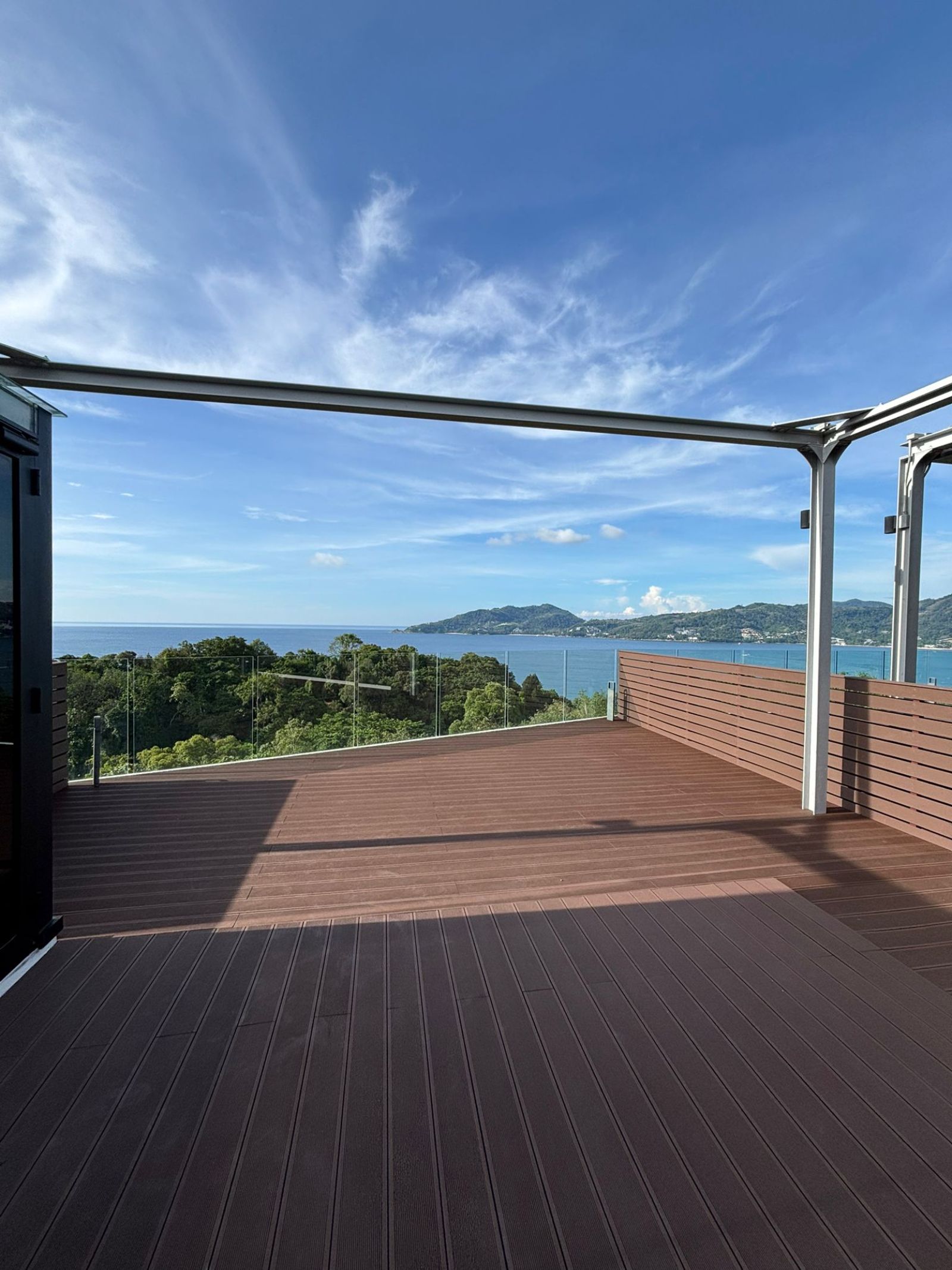 Interior view of 3 Bedroom Sea View Penthouse for Sale at Bluepoint Condo, Patong