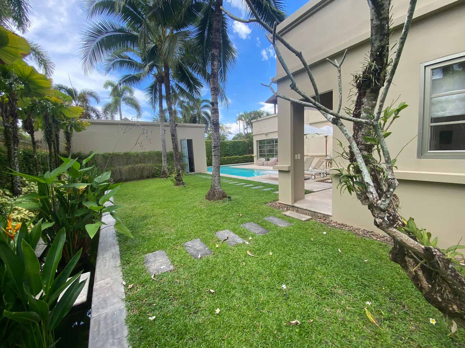 Luxury 3-Bedroom Pool Villa for Sale in The Residences Resort - 800 meters from Bang Tao Beach - Photo 7