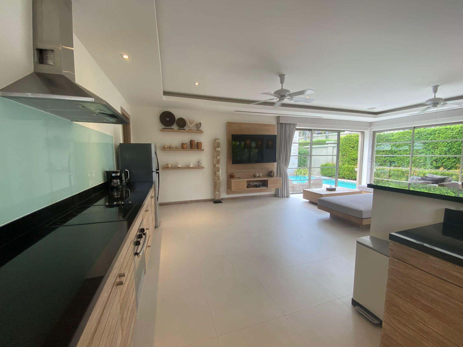 Luxury 3-Bedroom Pool Villa for Sale in The Residences Resort - 800 meters from Bang Tao Beach - Photo 8