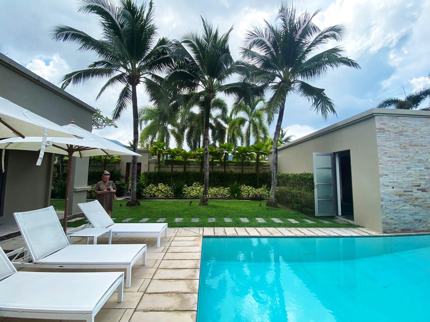 Luxury 3-Bedroom Pool Villa for Sale in The Residences Resort - 800 meters from Bang Tao Beach - Photo 3