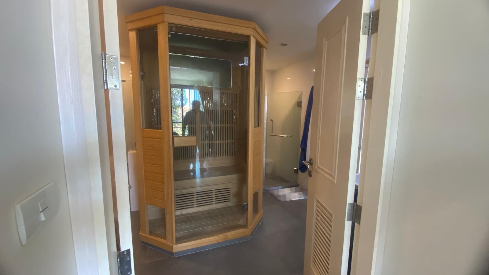 Interior view of 1-Bed Sea View Foreign Freehold Condo for Sale from a Private Owner at The Unity Patong
