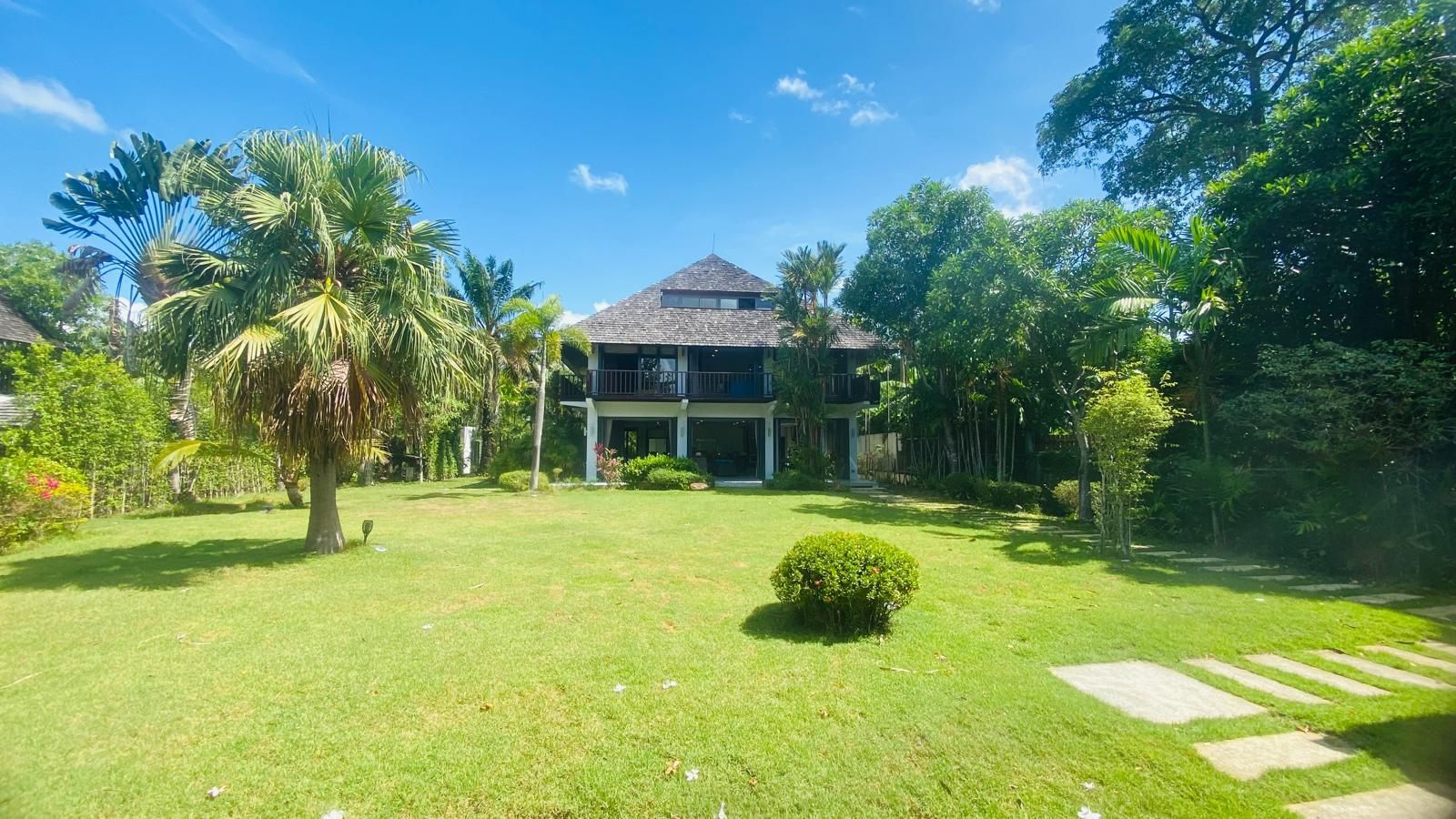 5 Bedroom Villa with Big Land Plot, Walking Distance to Bangtao Beach
