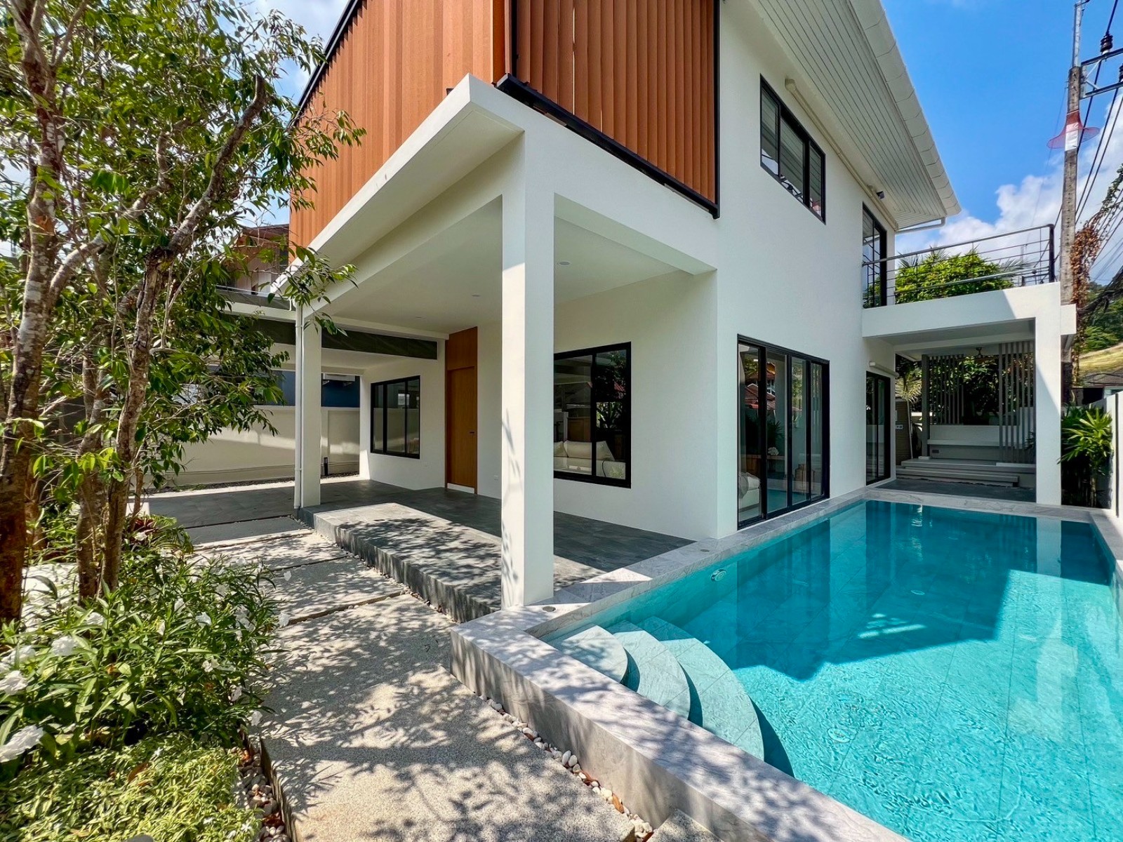 3 Bedroom Standalone Resale Villa in Kamala