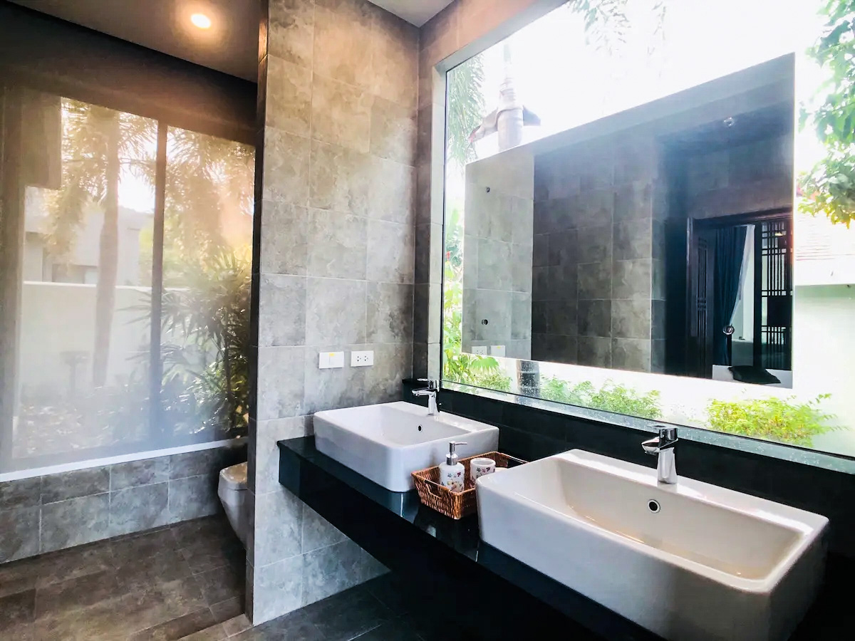 Baan Bondharik Villa for Sale in Nai Harn Baan Bua Estate Naiharn Phuket - Photo 5