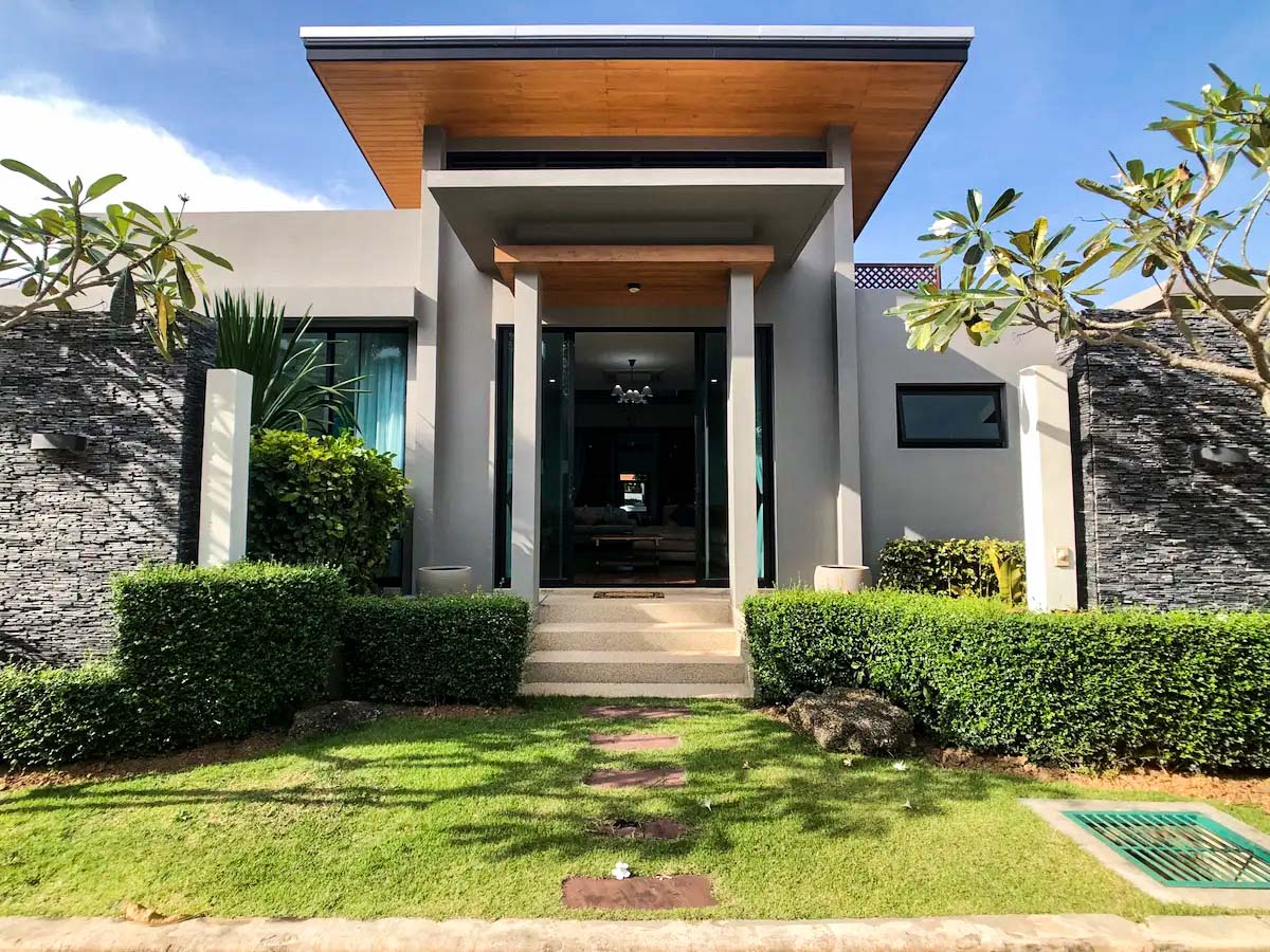Baan Bondharik Villa for Sale in Nai Harn Baan Bua Estate Naiharn Phuket - Photo 3