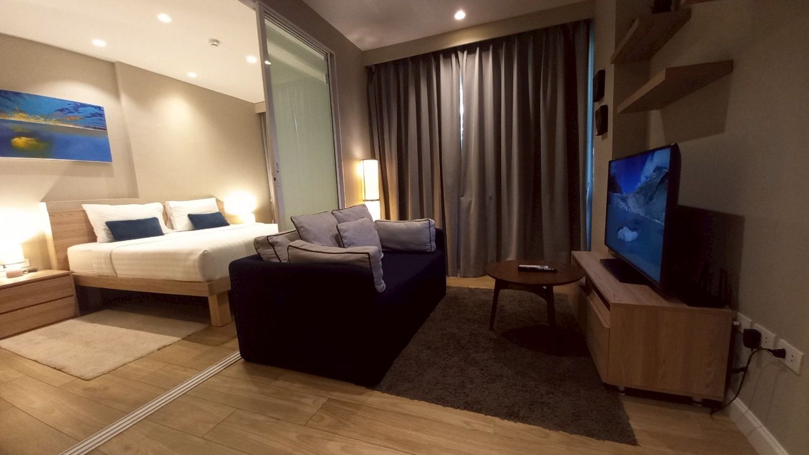 Interior view of One Bedroom Resale Condo Available at Diamond Condominium