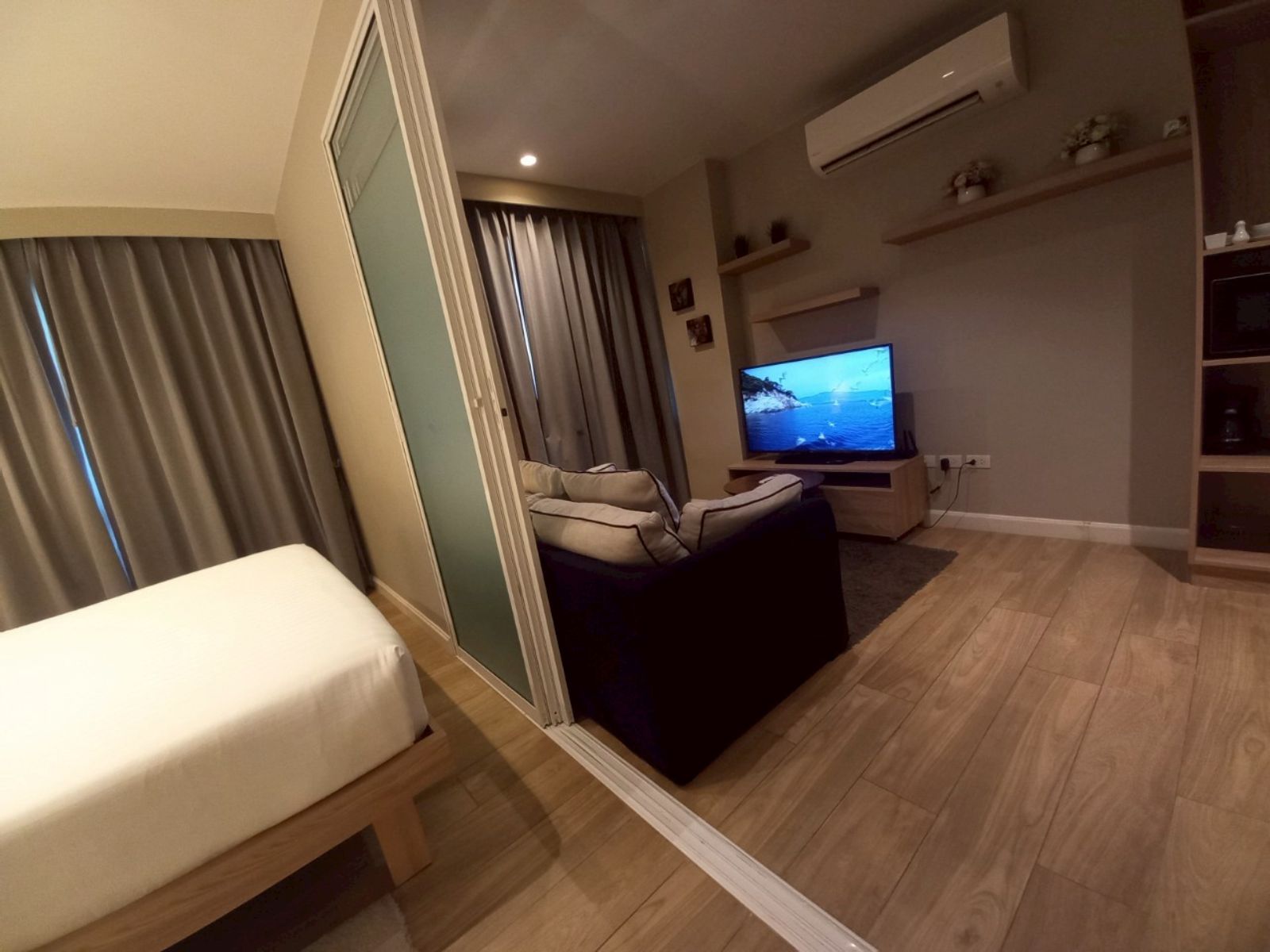 Interior view of One Bedroom Resale Condo Available at Diamond Condominium