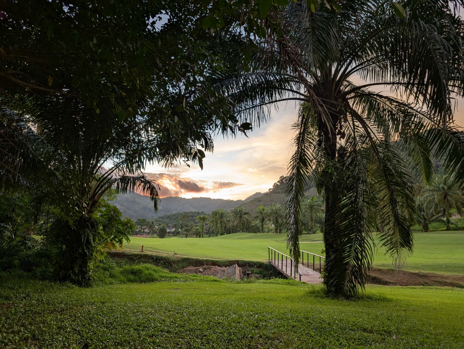 Interior view of 4 Bedroom Lakeview Villa for Sale at Loch Palm Golf Course