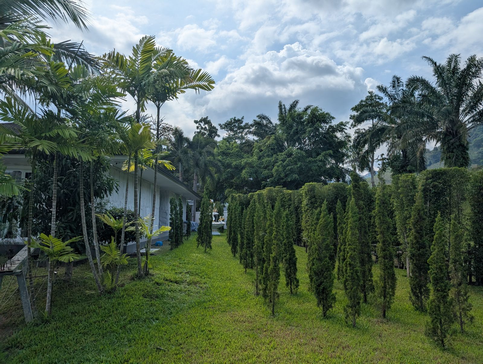 Interior view of 4 Bedroom Lakeview Villa for Sale at Loch Palm Golf Course