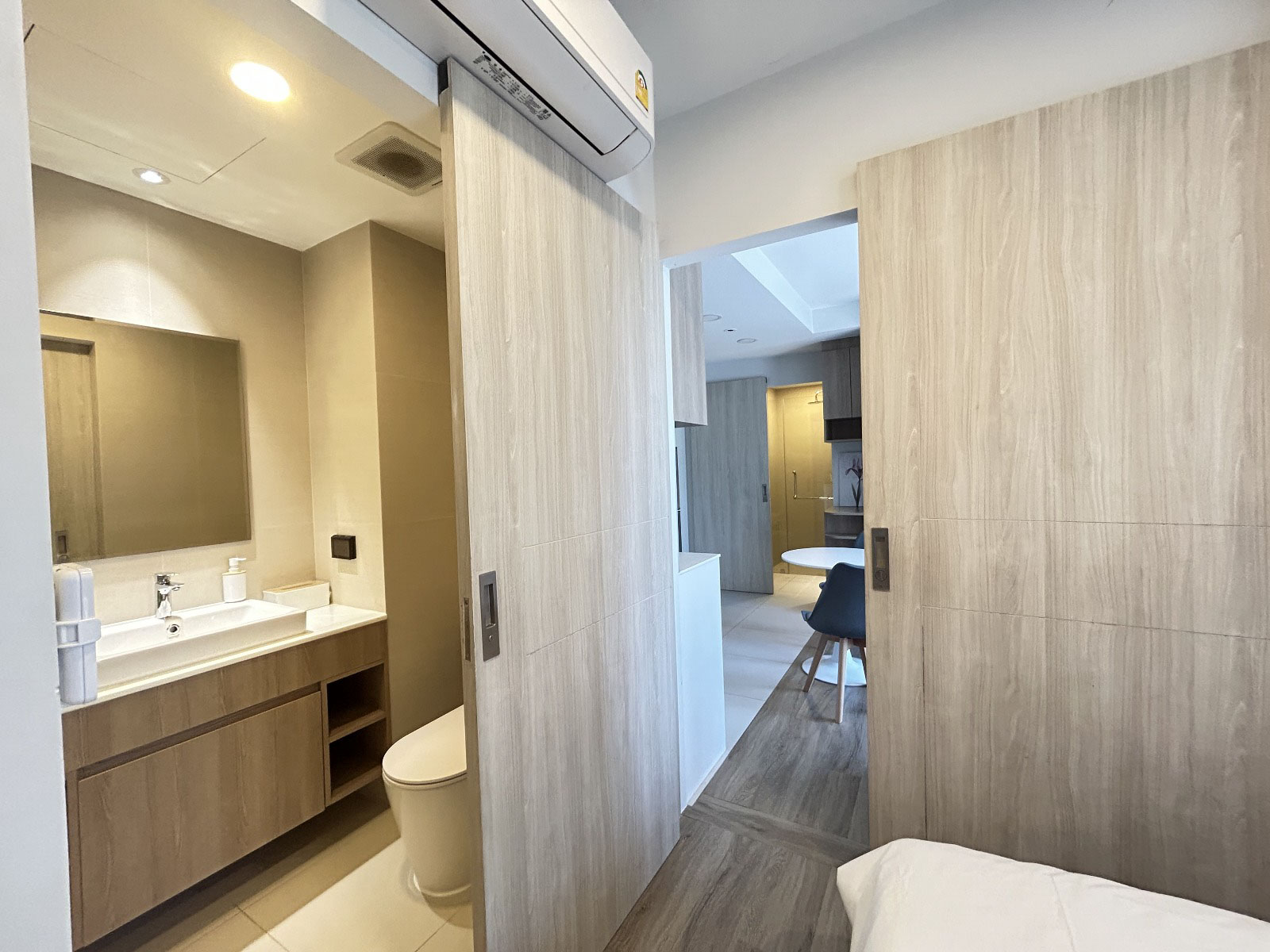 Laguna Sky Park 2-Bedroom Condo for Sale – Fully Furnished & Move-In Ready - Photo 6