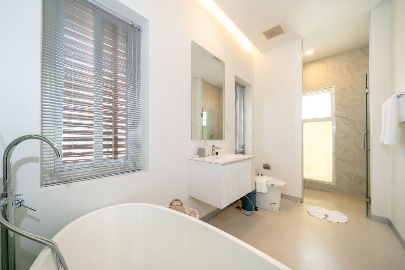 Interior view of 3 Bedroom Foreign Freehold Duplex for Sale at Oxygen Bangtao