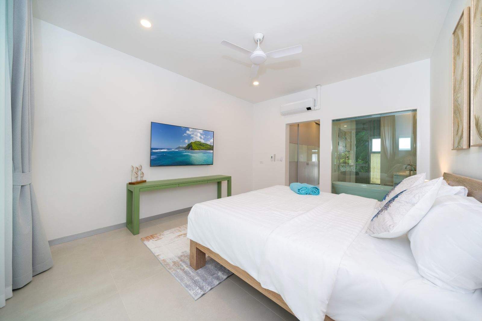 Interior view of 3 Bedroom Foreign Freehold Duplex for Sale at Oxygen Bangtao