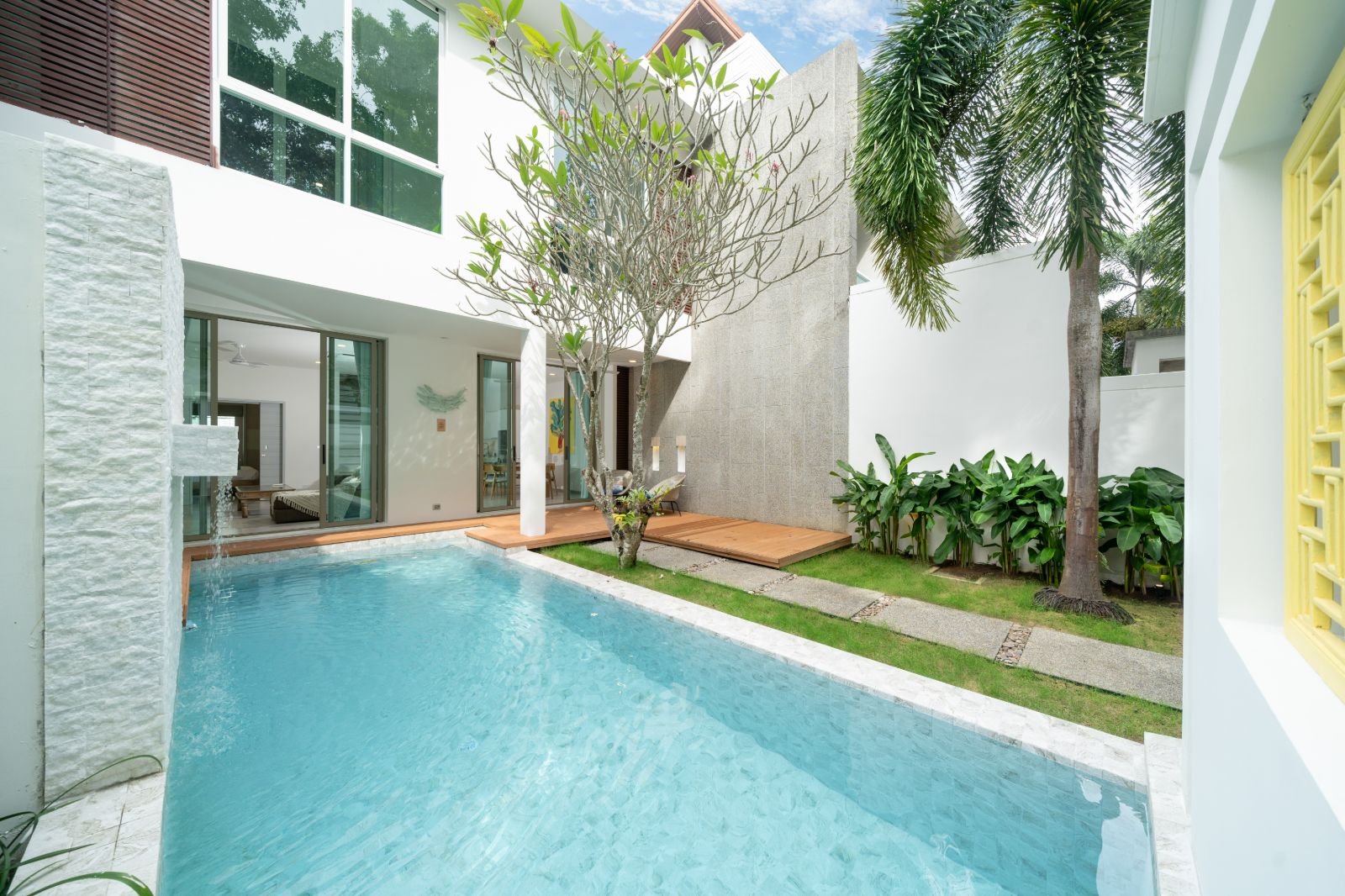 Interior view of 3 Bedroom Foreign Freehold Duplex for Sale at Oxygen Bangtao