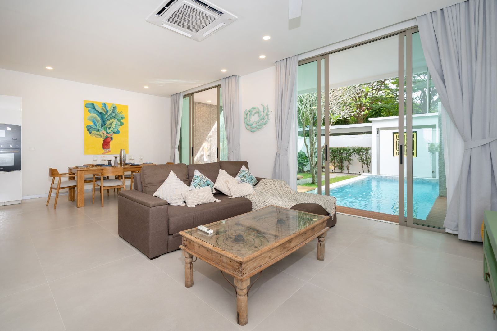 Interior view of 3 Bedroom Foreign Freehold Duplex for Sale at Oxygen Bangtao