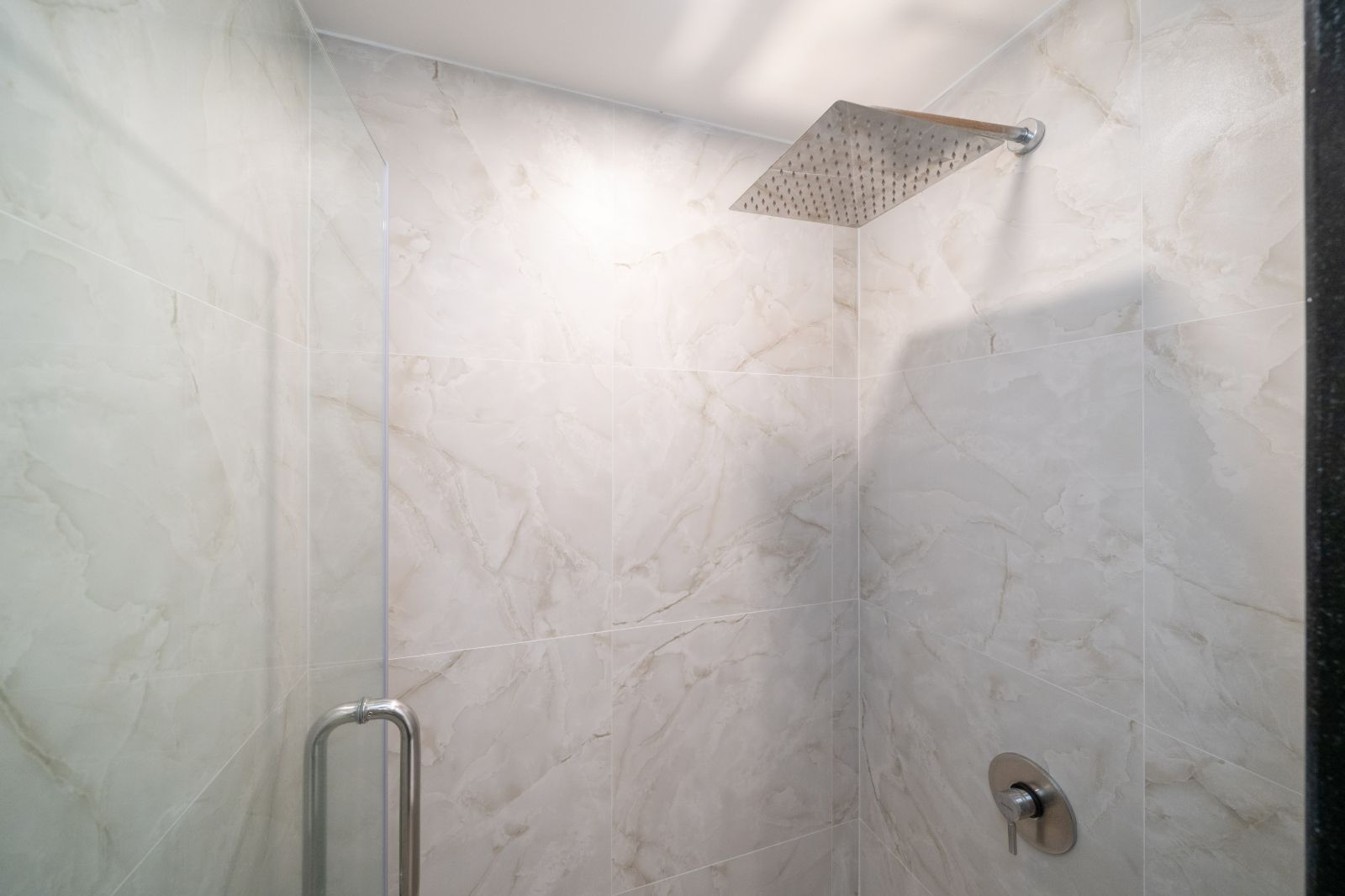 Interior view of 3 Bedroom Foreign Freehold Duplex for Sale at Oxygen Bangtao