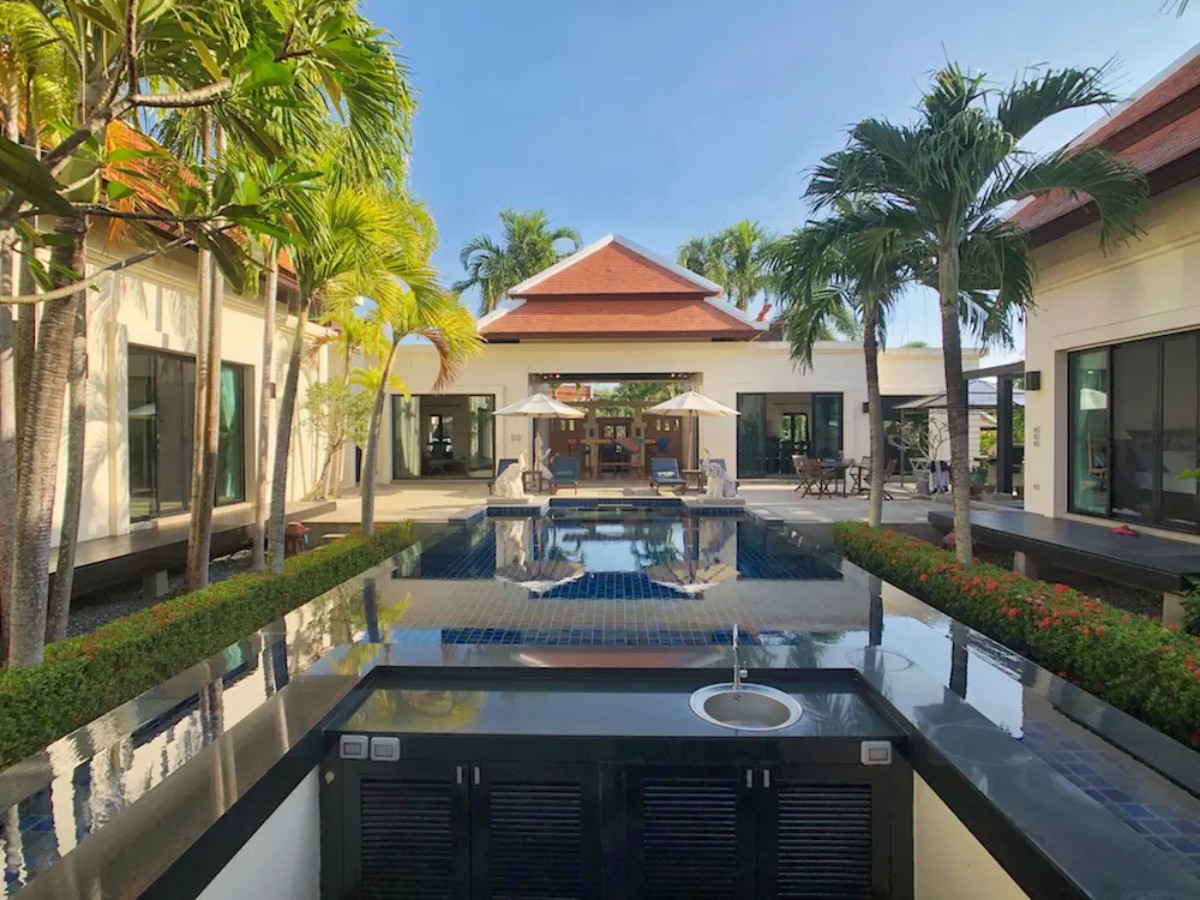 Luxury 5 bedroom Villa for Sale in Nai Harn Baan Bua Estate - Photo 4