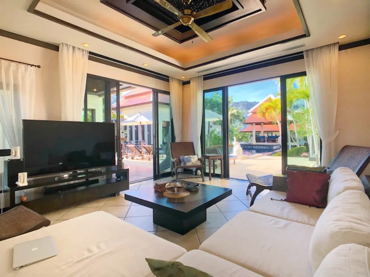 Luxury 5 bedroom Villa for Sale in Nai Harn Baan Bua Estate - Photo 5