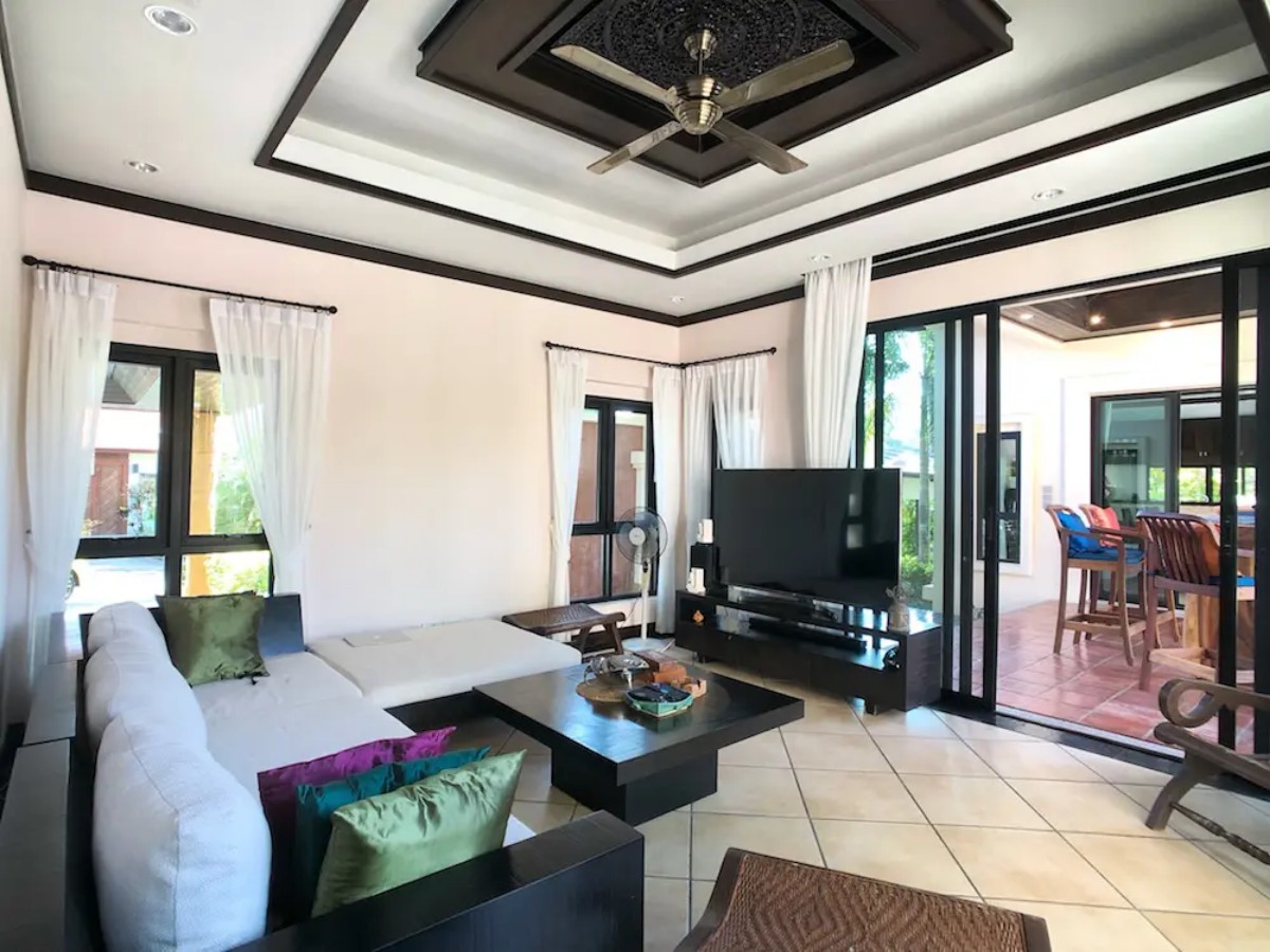 Luxury 5 bedroom Villa for Sale in Nai Harn Baan Bua Estate - Photo 6