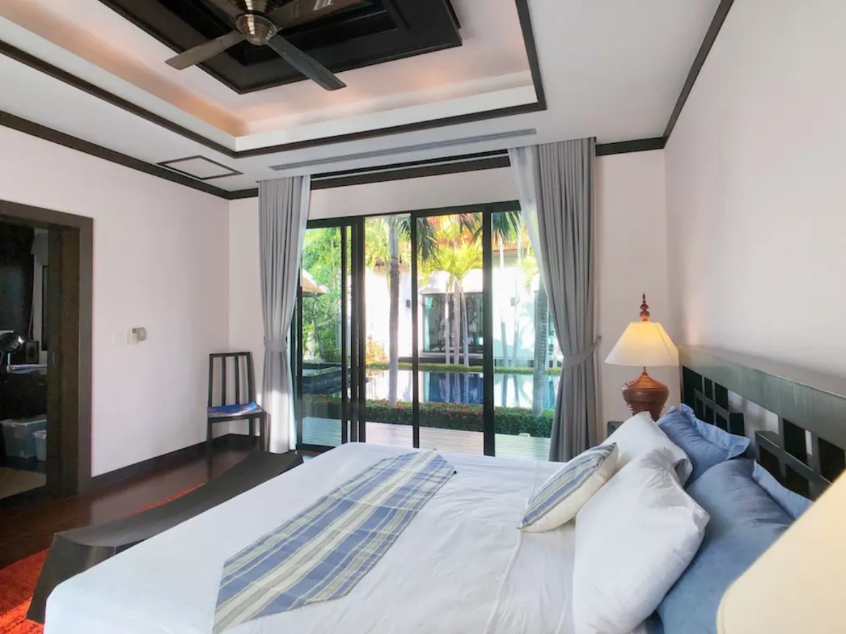 Luxury 5 bedroom Villa for Sale in Nai Harn Baan Bua Estate - Photo 8