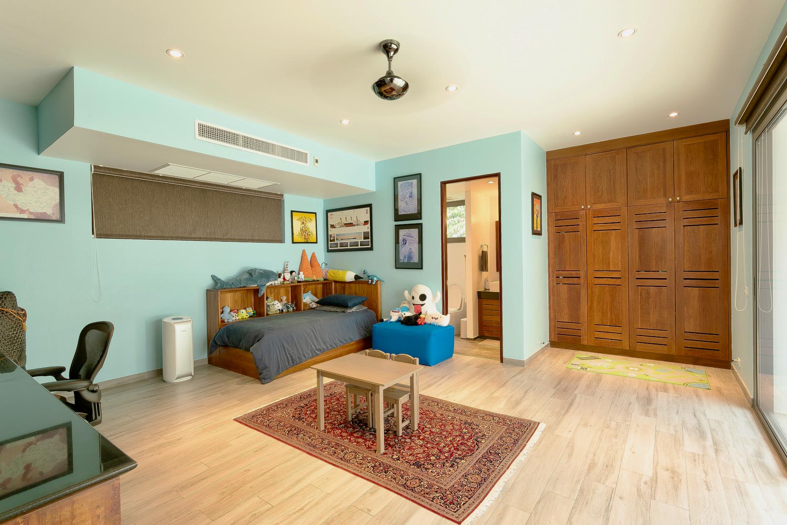 Luxury 4-Bedroom Villa in Layan Hills Estate - Buy Property with Bitcoin in Phuket - Photo 4