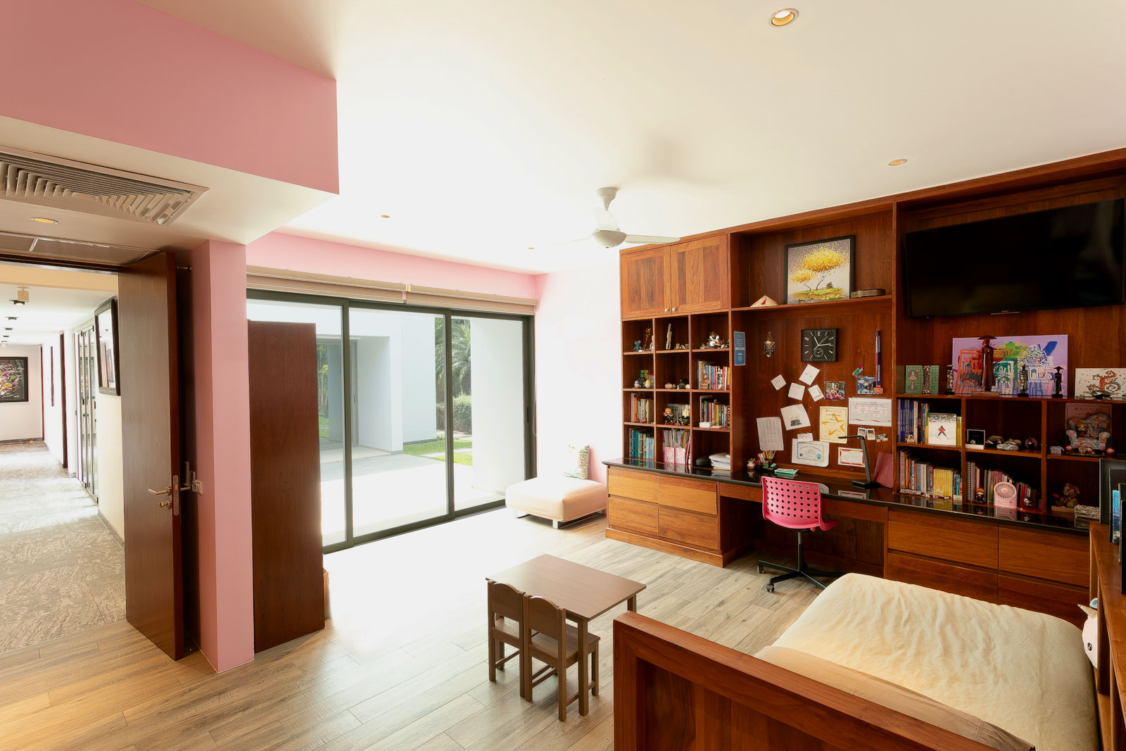 Luxury 4-Bedroom Villa in Layan Hills Estate - Buy Property with Bitcoin in Phuket - Photo 5