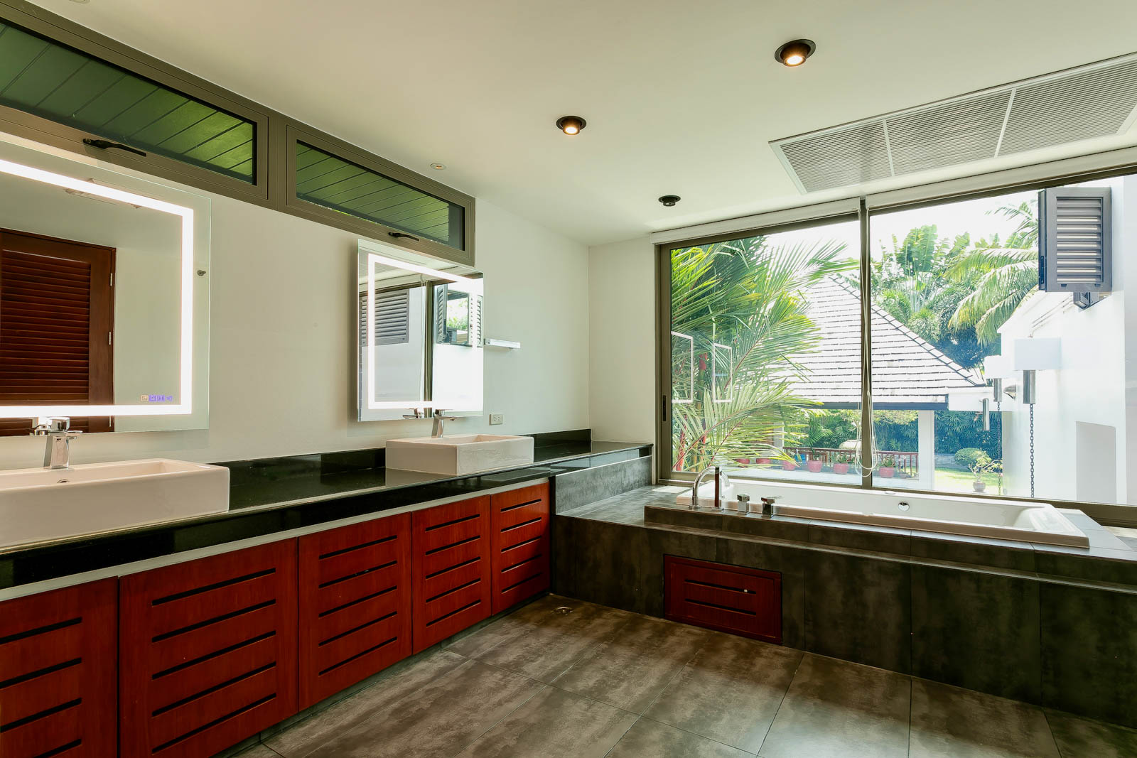 Luxury 4-Bedroom Villa in Layan Hills Estate - Buy Property with Bitcoin in Phuket - Photo 8