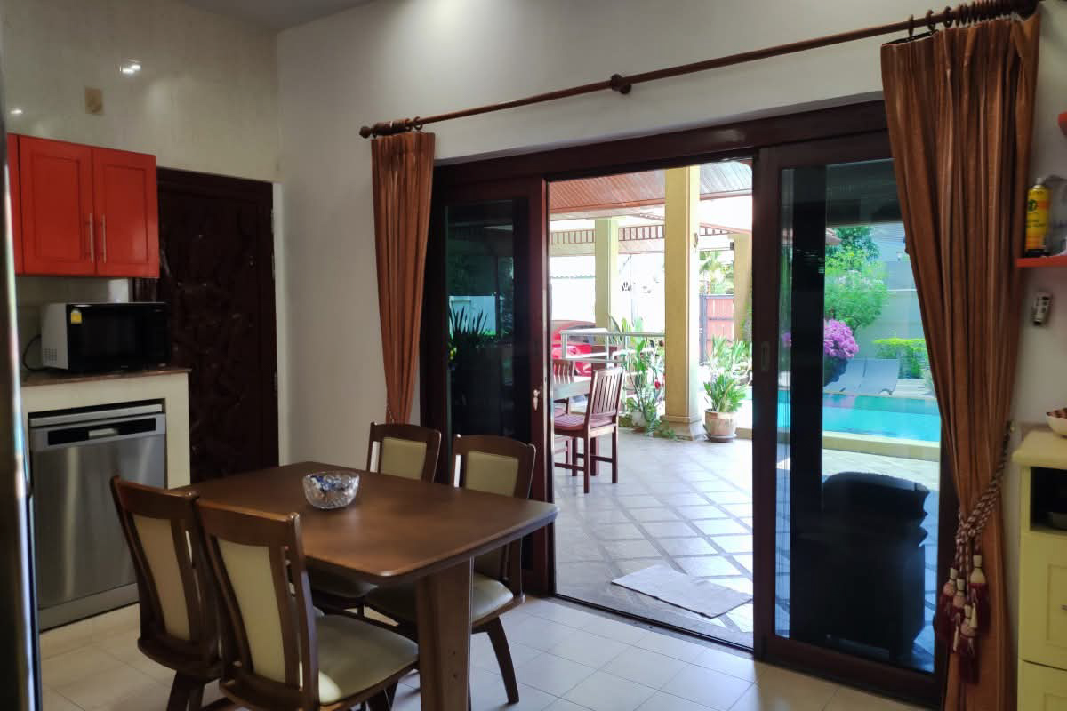 Resale Villa near Naiharn Beach – 5 Bedrooms on Large Plot - Ready to Move In - Photo 2