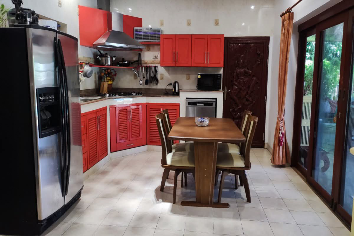 Resale Villa near Naiharn Beach – 5 Bedrooms on Large Plot - Ready to Move In - Photo 4