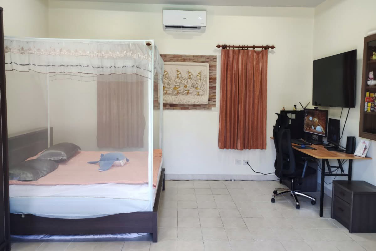 Resale Villa near Naiharn Beach – 5 Bedrooms on Large Plot - Ready to Move In - Photo 8
