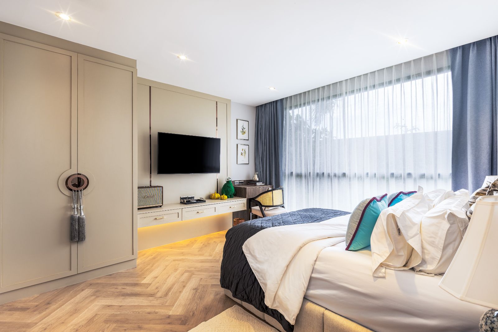 Spacious 1 Bedroom Condominium for Sale at 8 Atelier, Pasak 8