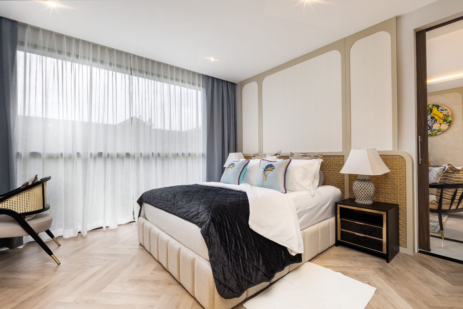 Interior view of Spacious 1 Bedroom Condominium for Sale at 8 Atelier, Pasak 8