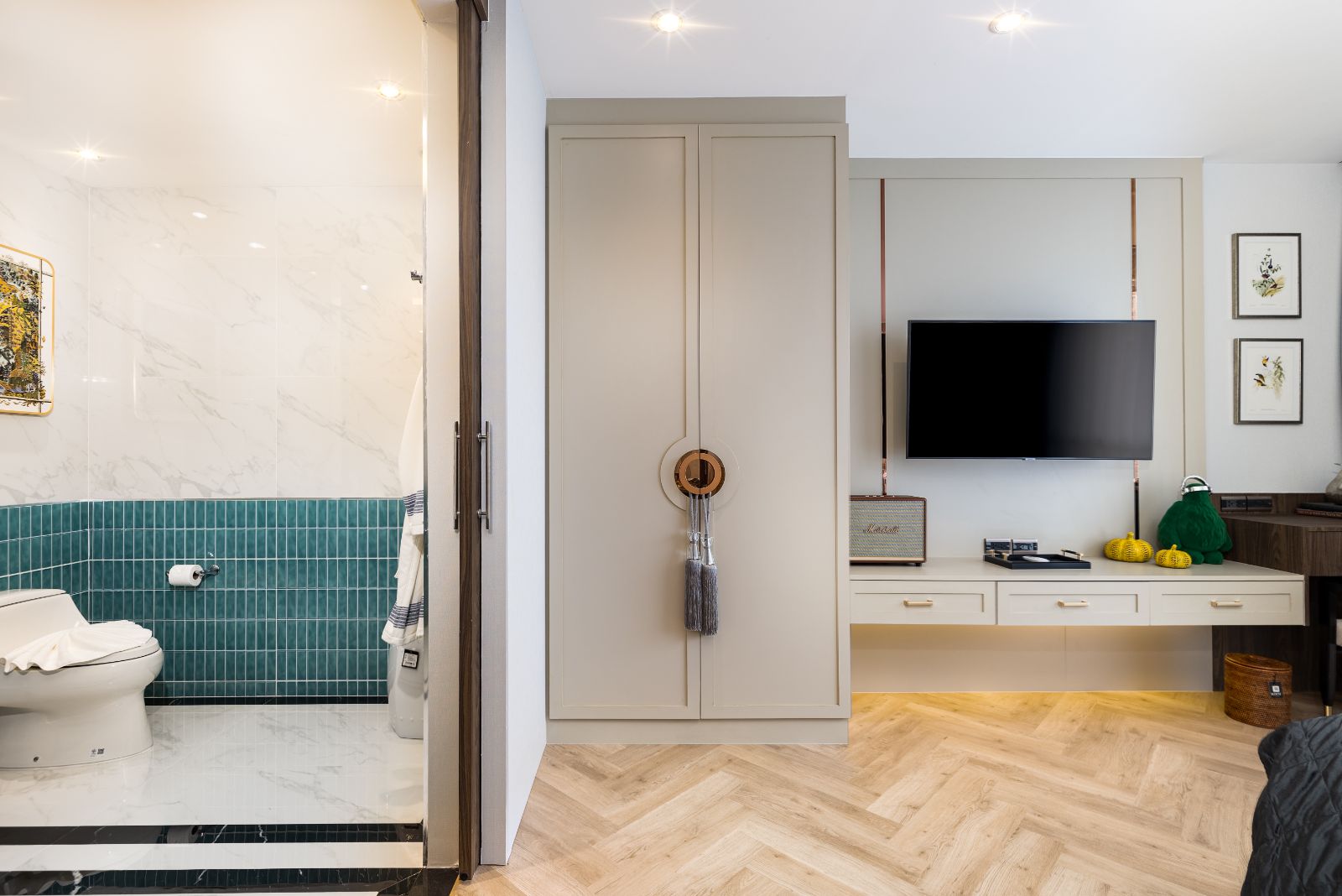 Interior view of Spacious 1 Bedroom Condominium for Sale at 8 Atelier, Pasak 8