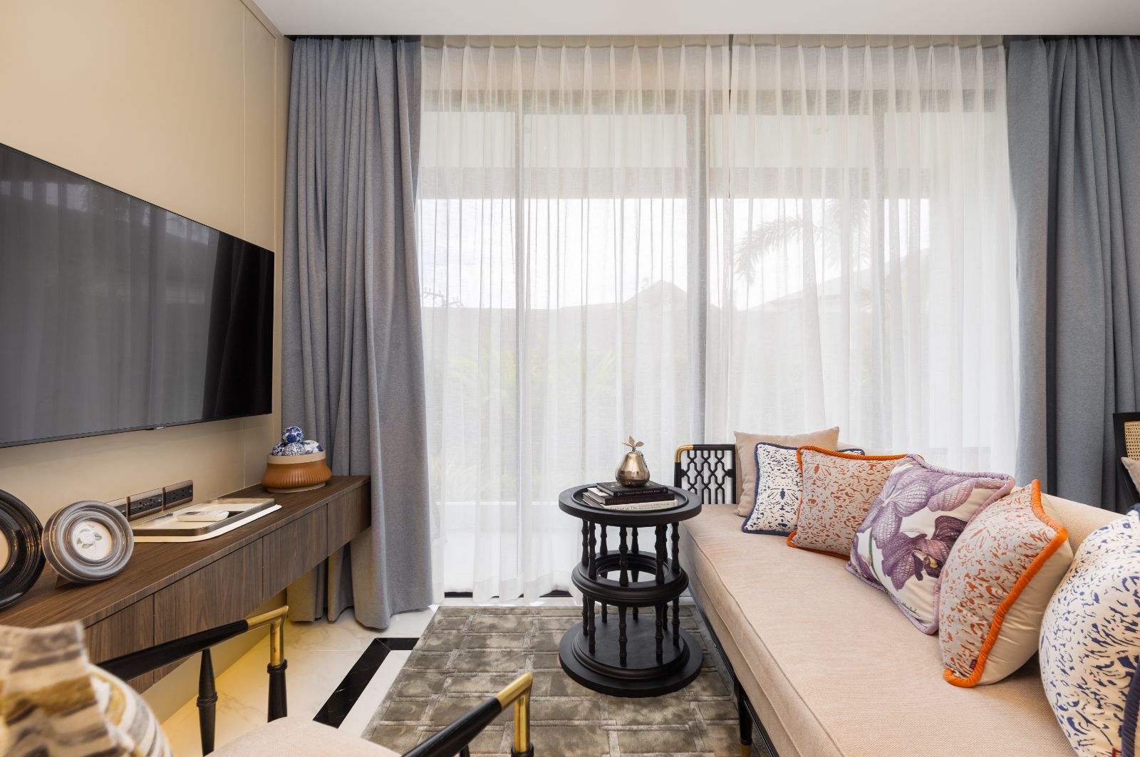 Modern 2 Bedroom Condominium for Sale at 8 Atelier, Pasak 8