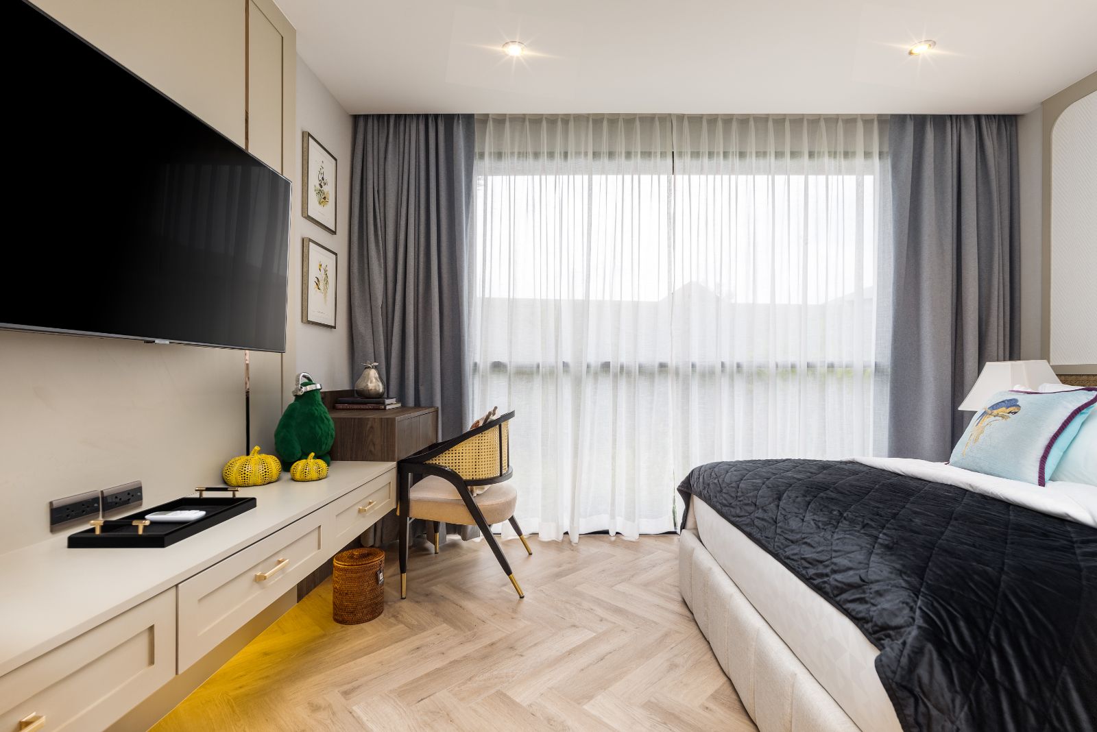 Interior view of Affordable 3 Bedroom Condominium for Sale at 8 Atelier, Pasak 8