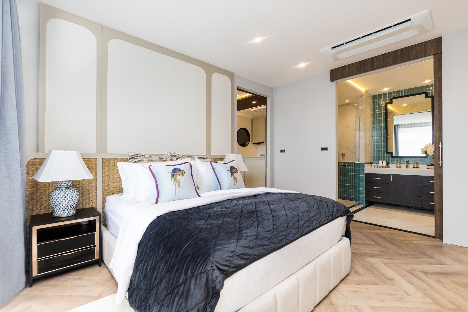 Interior view of Affordable 3 Bedroom Condominium for Sale at 8 Atelier, Pasak 8