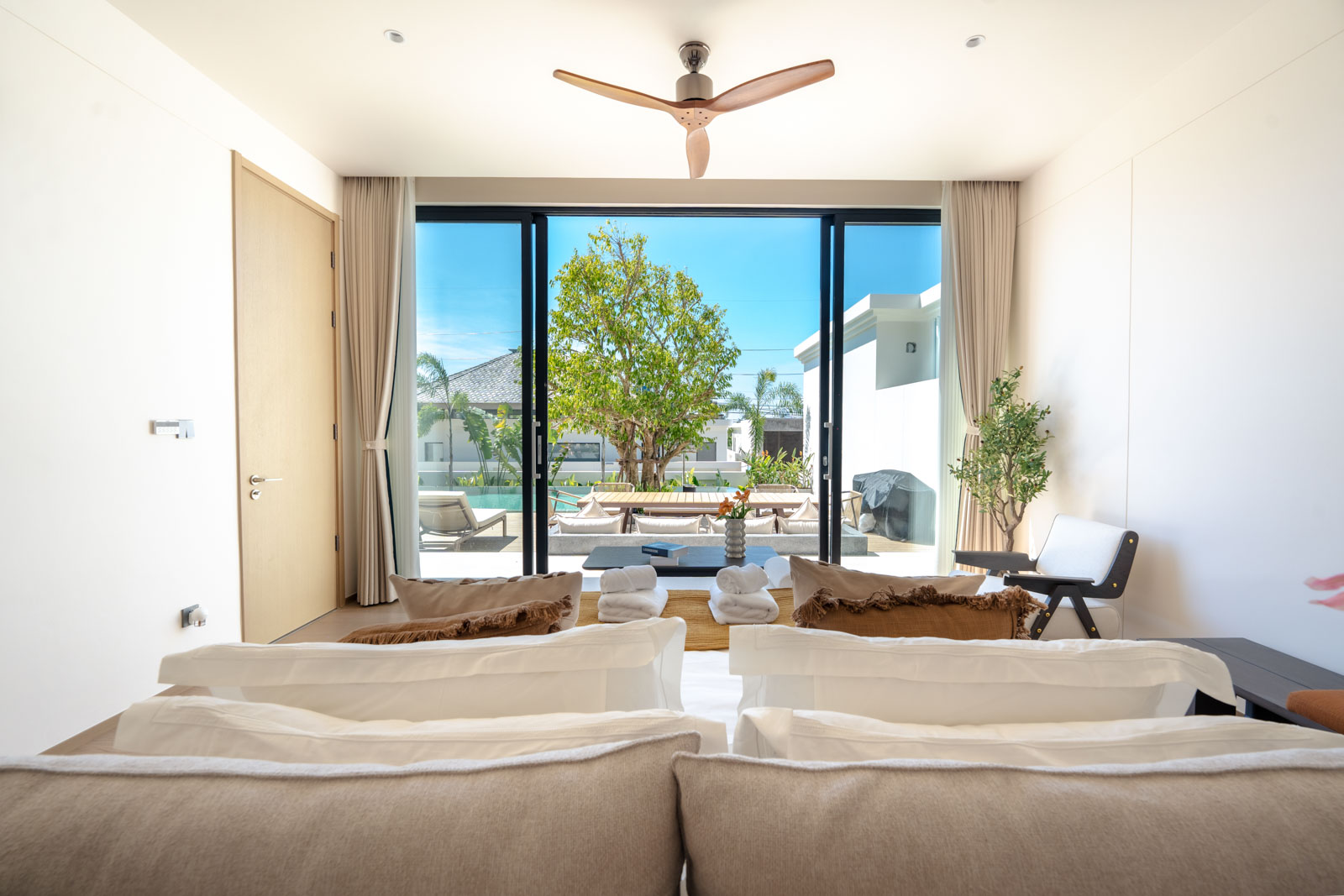 Modern 4 Bedroom Resale Pool Villa in Amber Kata Boutique Villas - 600m from Beachfront - Photo 3