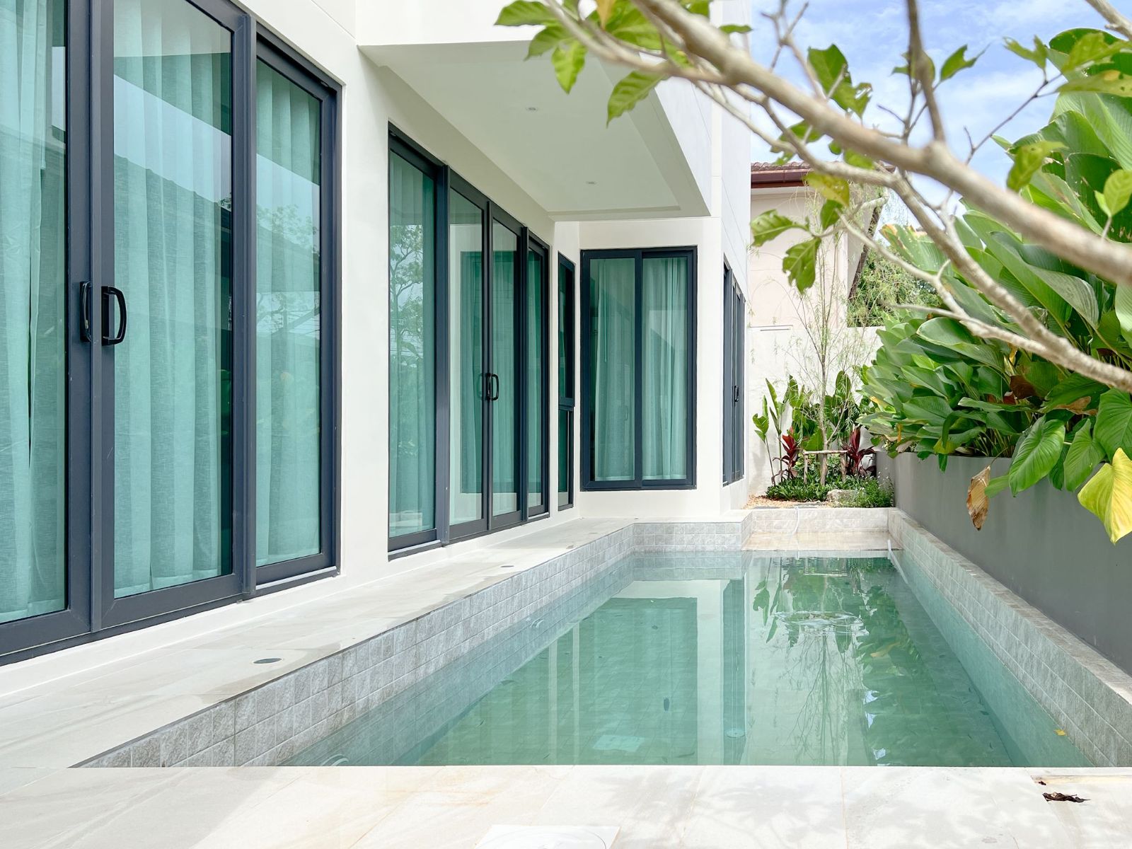 3 Bedroom Brand New Pool Villa for Sale Near Phuket Fitness Street
