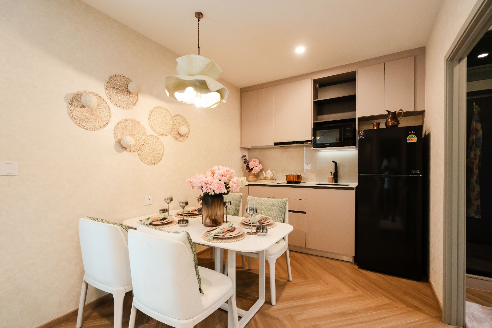 Interior view of Large 1 Bedroom Contemporary Condo for Sale at Title Coralina, Kamala
